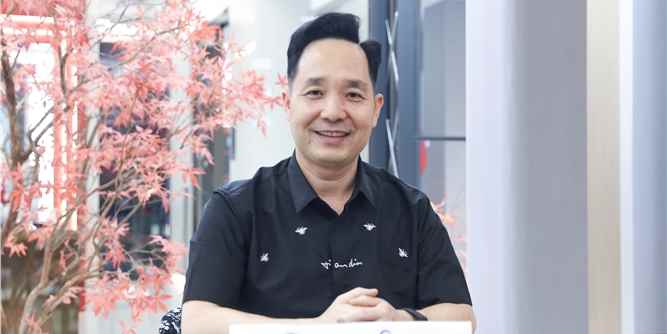 人物专访|向价值要增长！荣高门窗董事长黄荣高出招“破内卷”
