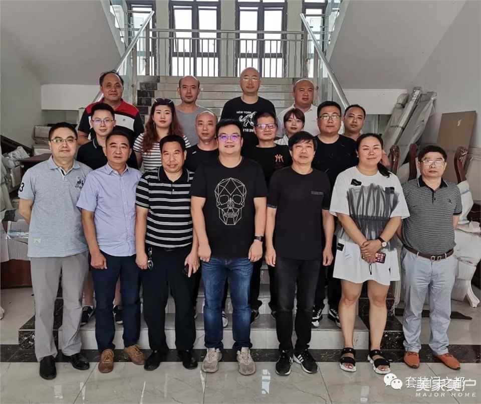 重庆部分木门及定制企业考察梵美兰卡定制